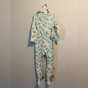 Leo & Luna Long Sleeve Onesies Set of 2 Size 18-24 Months